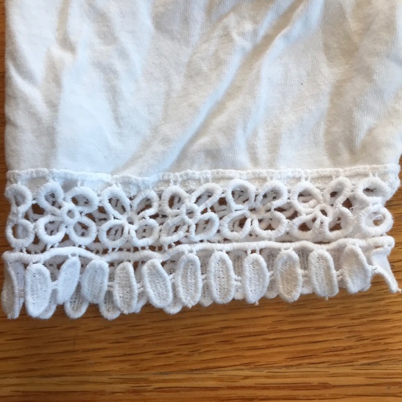 Lace Accented White Tee - Picture 4 of 4